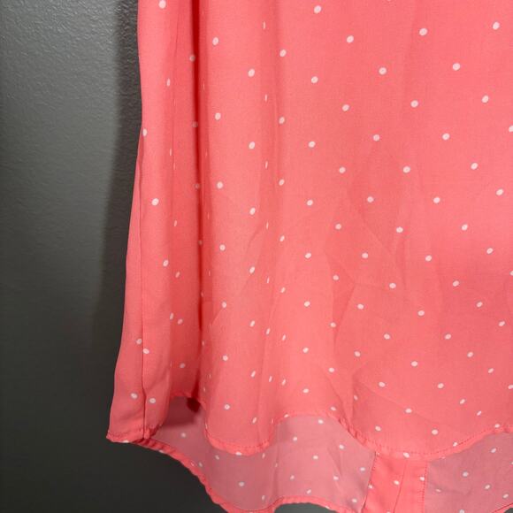 Torrid Women's Pink Polka Dot Back Button Up Boxy Georgette Top - Size 00 (M/L) - Picture 3 of 7